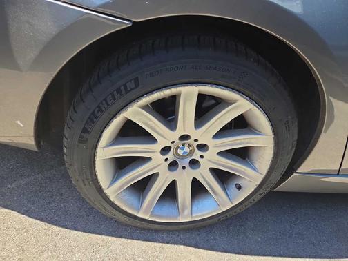Gray 2006 BMW 750 i