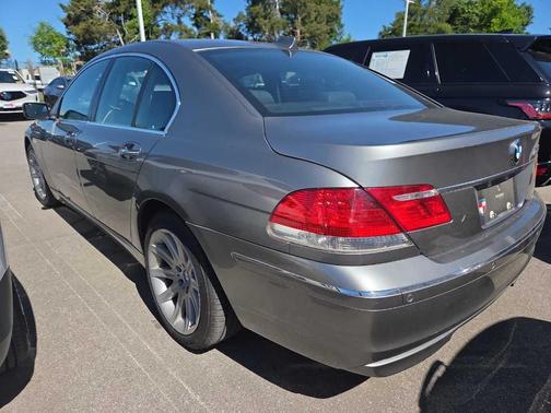 Gray 2006 BMW 750 i