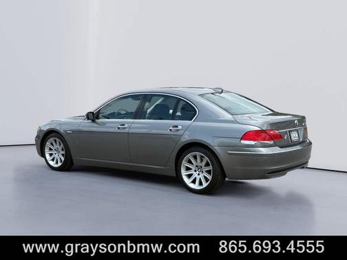 Gray 2006 BMW 750 i