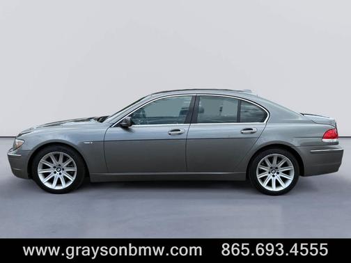 Gray 2006 BMW 750 i