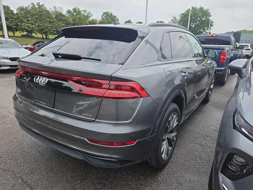 Samurai Gray Metallic 2020 Audi Q8 Premium