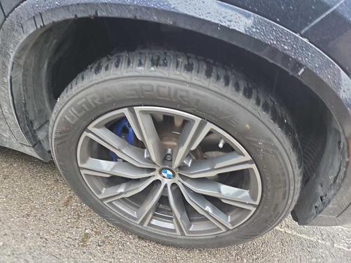 Carbon Black Metallic 2022 BMW X5 M50i