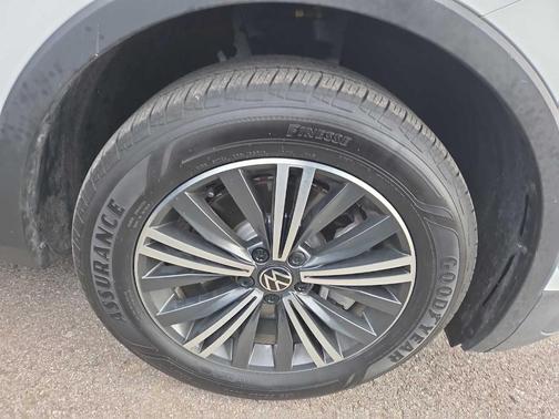 2024 Volkswagen Tiguan 2.0T Wolfsburg Edition