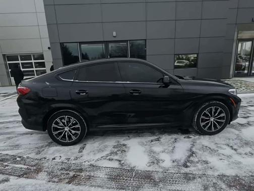 2023 BMW X6 M50i