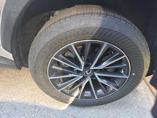 Eminent White Pearl 2022 Lexus NX 350h Premium