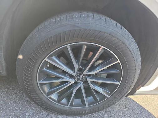 Eminent White Pearl 2022 Lexus NX 350h Premium