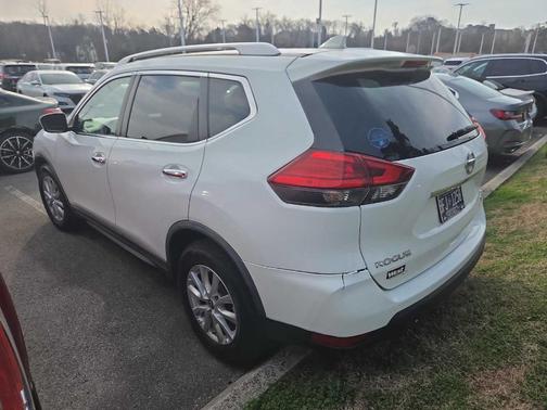 2017 Nissan Rogue SV