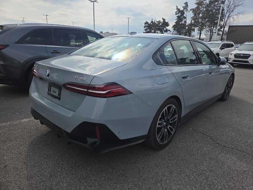 2026 BMW 530 i xDrive