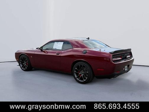 Octane Red Pearlcoat 2022 Dodge Challenger R/T Scat Pack