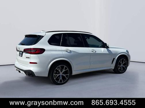 Mineral White Metallic 2023 BMW X5 M50i
