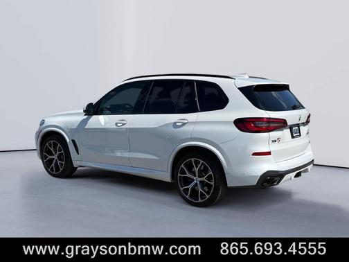 Mineral White Metallic 2023 BMW X5 M50i