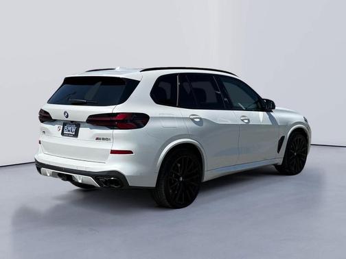 2025 BMW X5 M60i