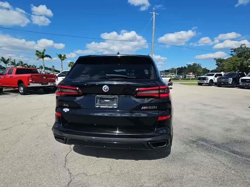 2023 BMW X5 M50i