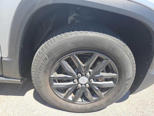 Quicksilver Metallic 2019 GMC Acadia SLT-1