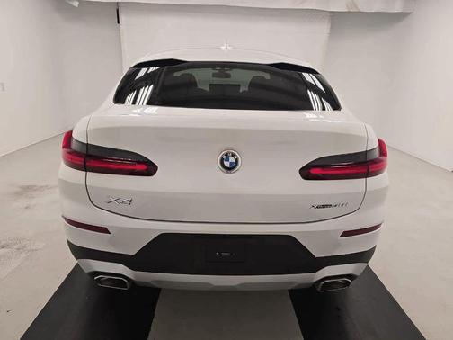 2024 BMW X4 xDrive30i