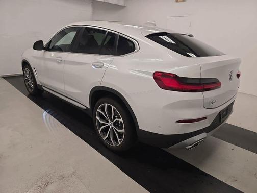 2024 BMW X4 xDrive30i