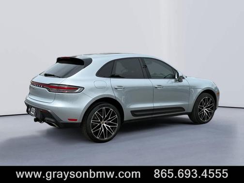 Dolomite Silver Metallic 2024 Porsche Macan