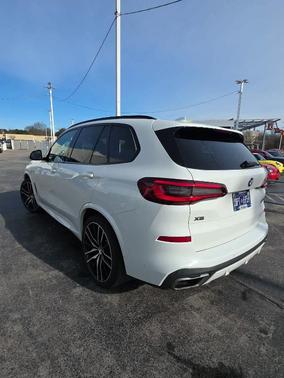 2021 BMW X5 M50i