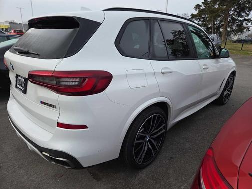 2021 BMW X5 M50i