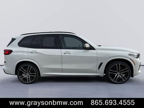 2021 BMW X5 M50i