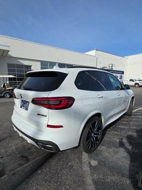 2021 BMW X5 M50i