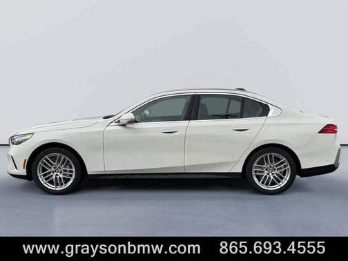 2025 BMW 530 i xDrive