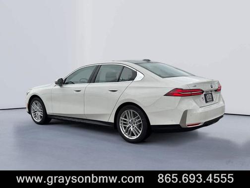2025 BMW 530 i xDrive
