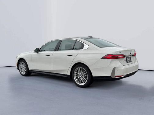 2025 BMW 530 i xDrive