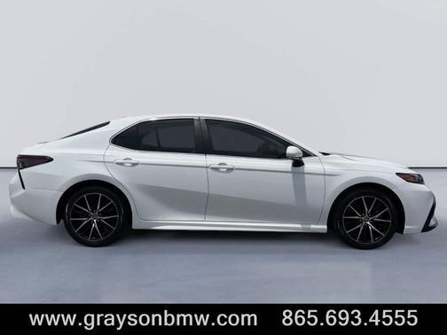 Ice 2023 Toyota Camry SE