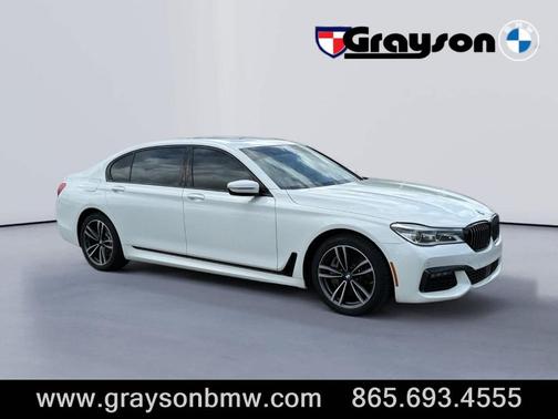 White 2018 BMW 750 i