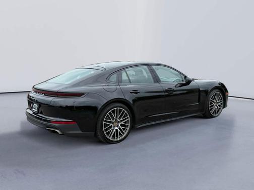 2024 Porsche Panamera 4