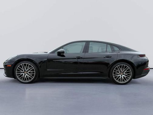2024 Porsche Panamera 4