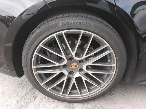 2024 Porsche Panamera 4