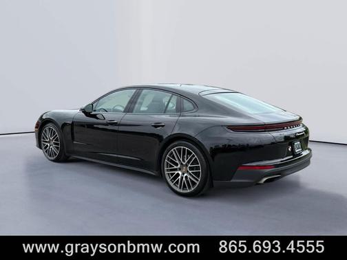 2024 Porsche Panamera 4