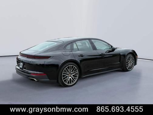 2024 Porsche Panamera 4
