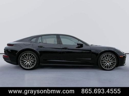 2024 Porsche Panamera 4
