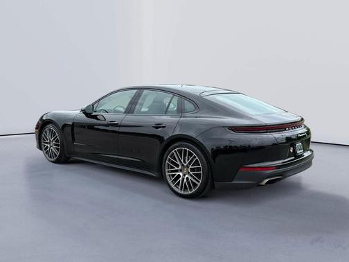 2024 Porsche Panamera 4