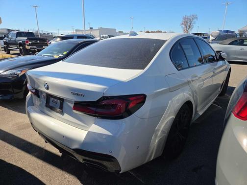2022 BMW 530 i