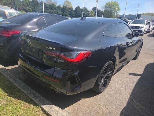 Black Sapphire Metallic 2024 BMW 430 i