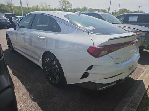 Glacial White Pearl 2022 Kia K5 GT-Line