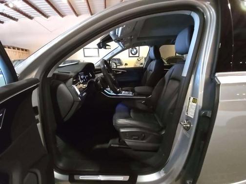 2024 Audi Q7 45 Premium Plus