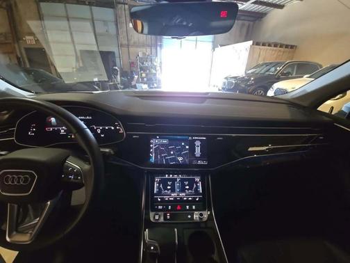 2024 Audi Q7 45 Premium Plus