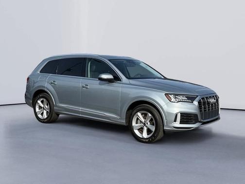 2024 Audi Q7 45 Premium Plus
