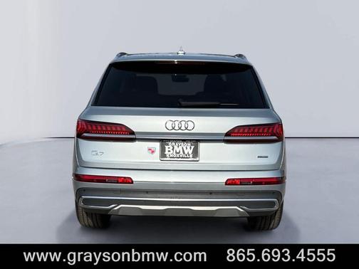 2024 Audi Q7 45 Premium Plus