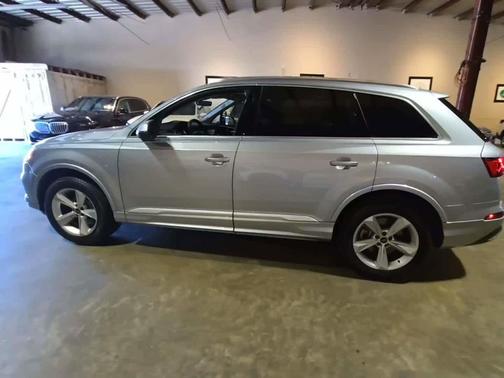 2024 Audi Q7 45 Premium Plus