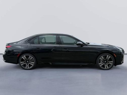 2025 BMW 760 760i xDrive