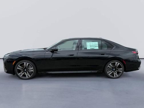 2025 BMW 760 760i xDrive