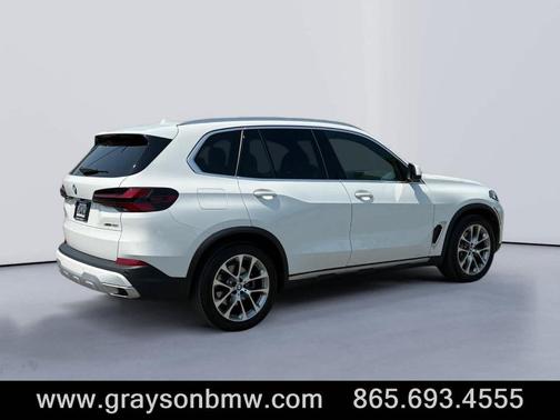 Alpine White 2024 BMW X5 xDrive40i