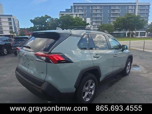2022 Toyota RAV4 XLE