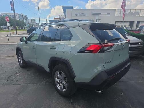 2022 Toyota RAV4 XLE